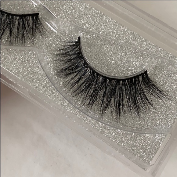 3D MINK LASHES (bundle 2 for DC PRICE) - Picture 4 of 4